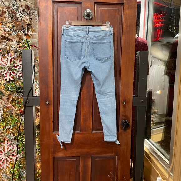 Express- Cropped Legging Mid Rose Bottom Tie Jeans, Size 8 - Picture 4 of 5